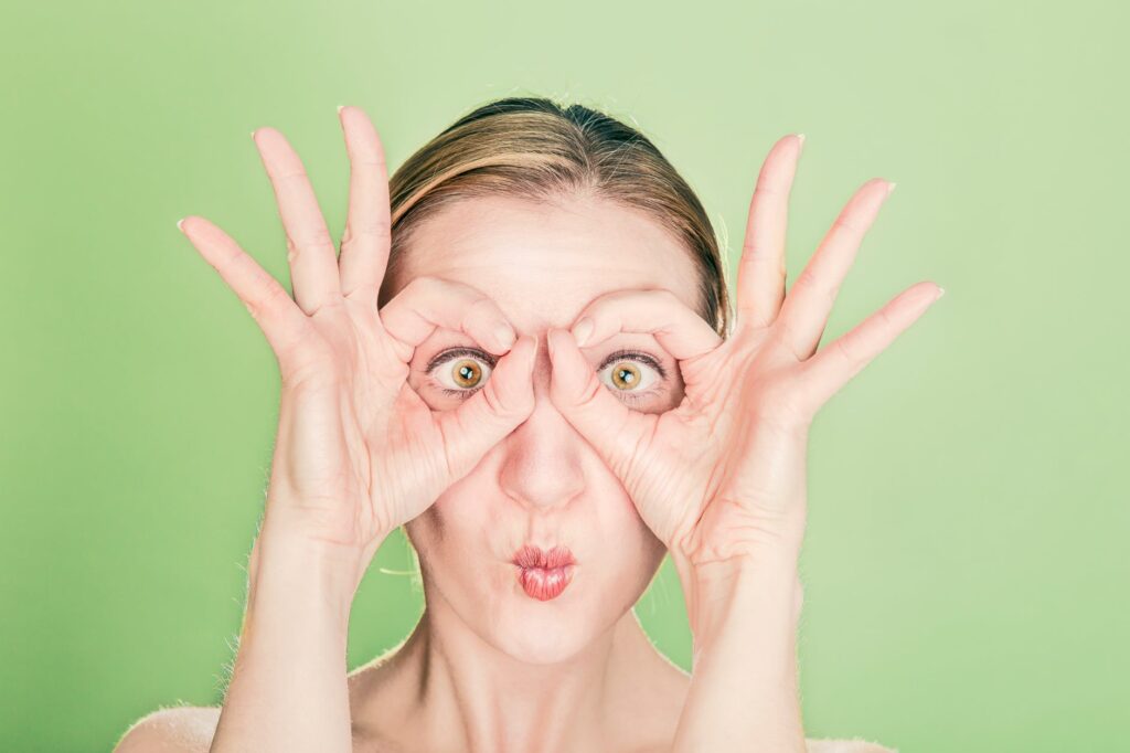 Estresse Visual: 4 Sinais que Seus Olhos Precisam de uma Pausa