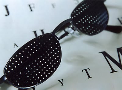 Uso do Óculos Furadinho para Tratar Degeneração Macular